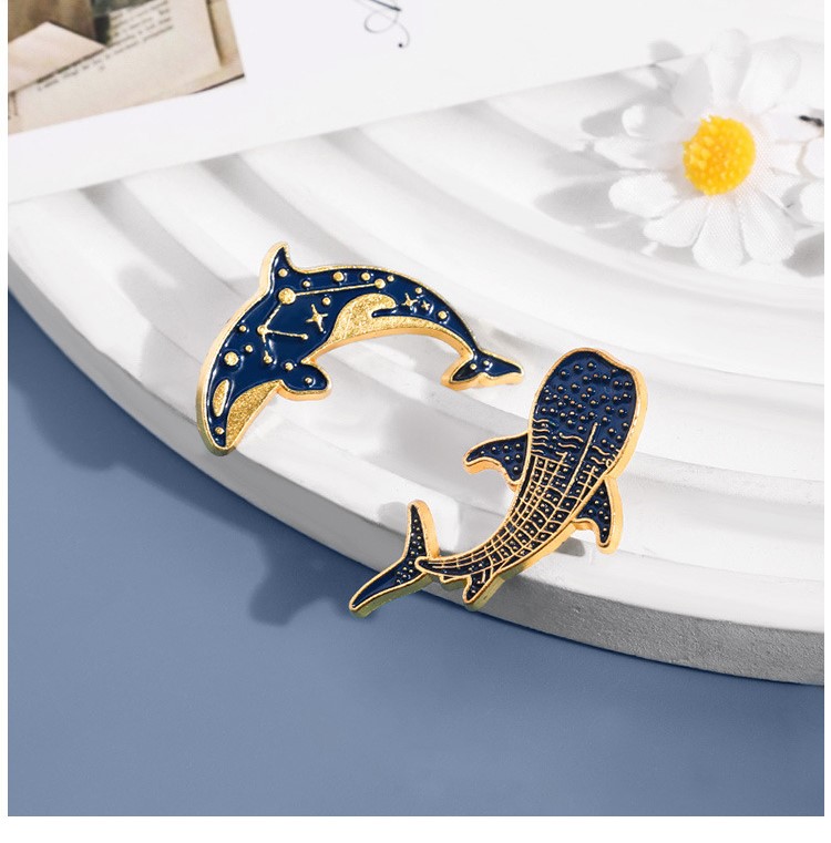 Cute Blue Whale Dolphin Brooch - Embroidery Whale 评论和价格