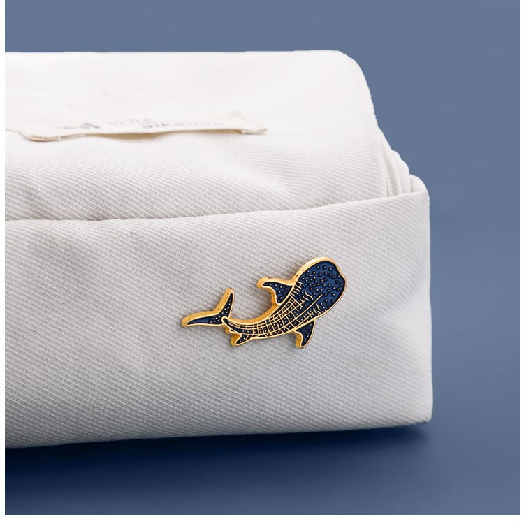 Cute Blue Whale Dolphin Brooch - Embroidery Whale 评论和价格