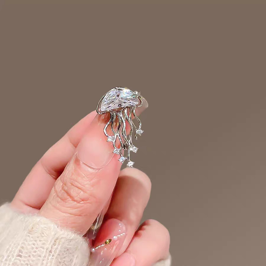 Exquisite Jellyfish Brooch for - Embroidery Whale 评论和价格