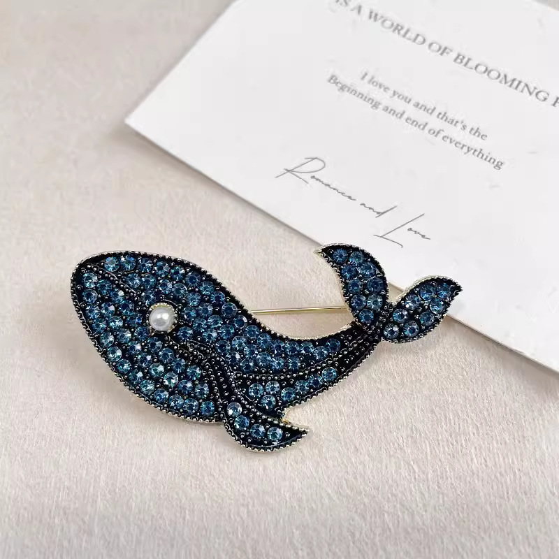 Korean Fashion Creative Blue W - Embroidery Whale 评论和价格