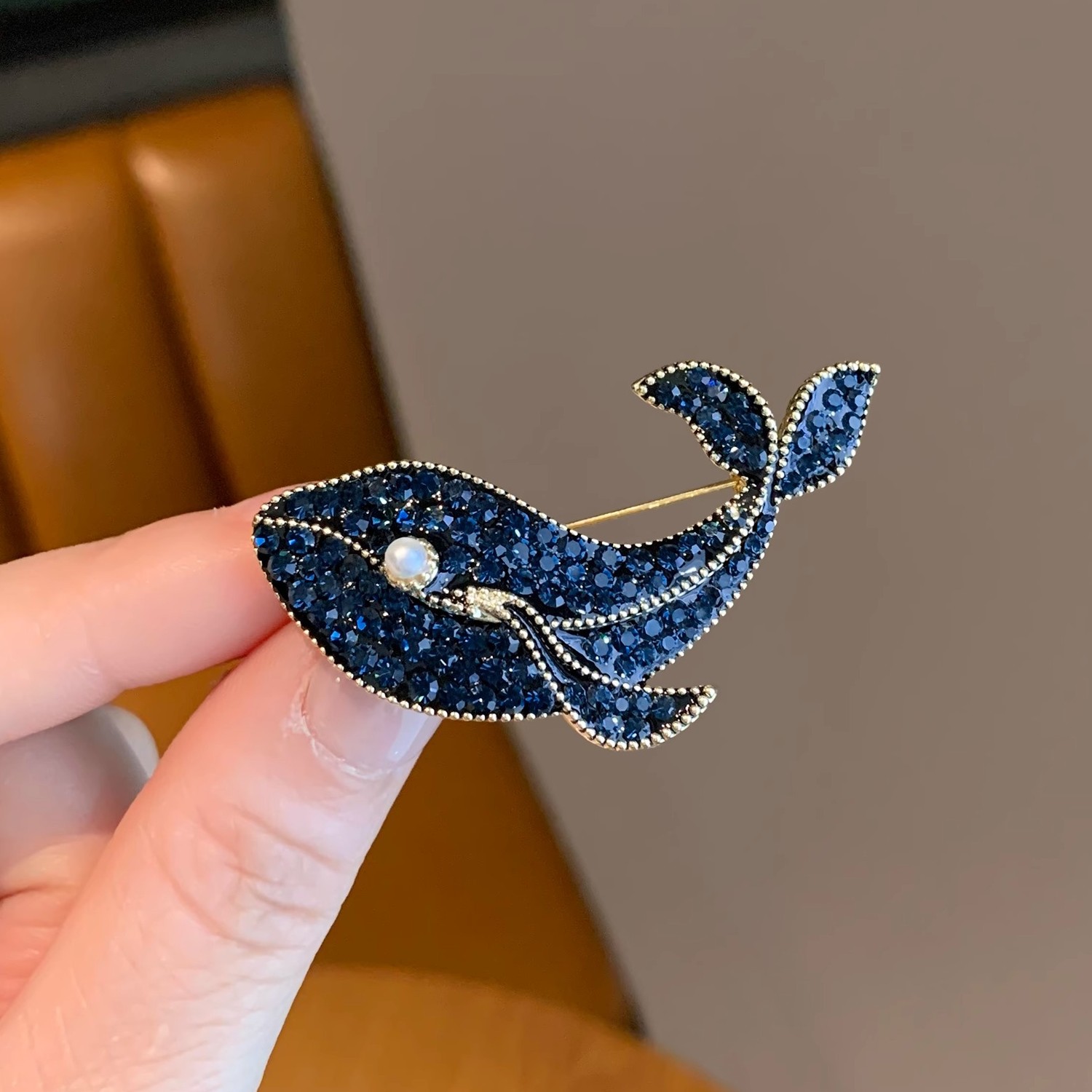 Korean Fashion Creative Blue W - Embroidery Whale 评论和价格