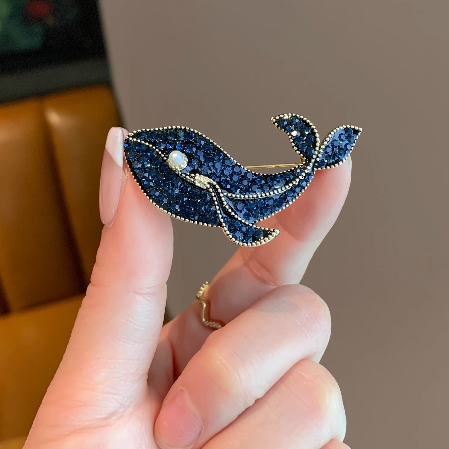 Korean Fashion Creative Blue W - Embroidery Whale 评论和价格