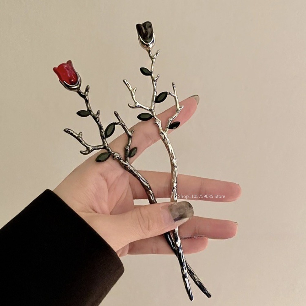 Vintage Metal Red Rose Flower  - Embroidery Red 评论和价格