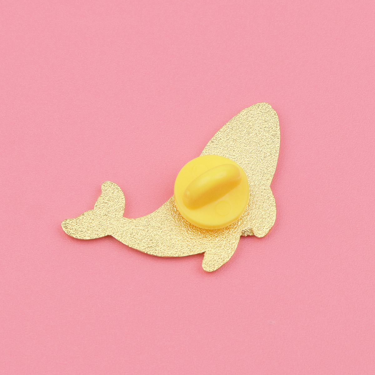 Colorful Humpback Whale Enamel - Embroidery Whale 评论和价格