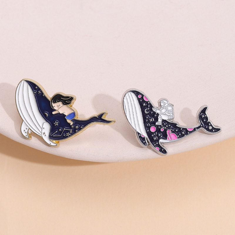 marine Whale dolphin Enamel Pi - Embroidery Whale 评论和价格