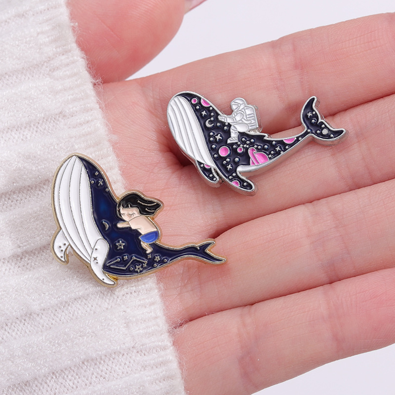 marine Whale dolphin Enamel Pi - Embroidery Whale 评论和价格