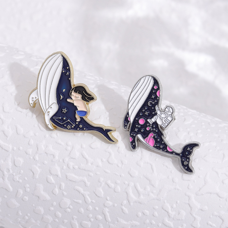 marine Whale dolphin Enamel Pi - Embroidery Whale 评论和价格
